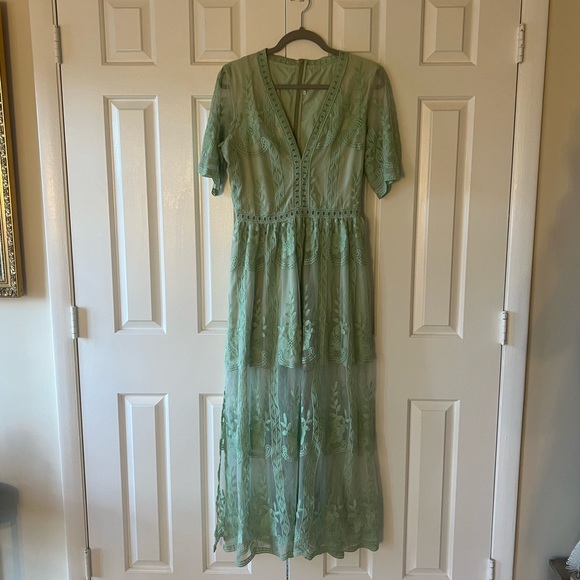 Mermaid’s Closet sage green maxi dress. Size Large - Picture 2 of 6